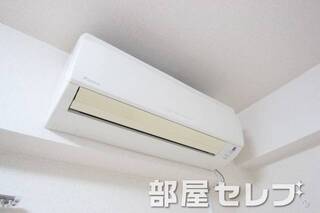 冷暖房エアコン。