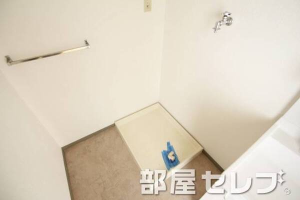 室内洗濯機置場。