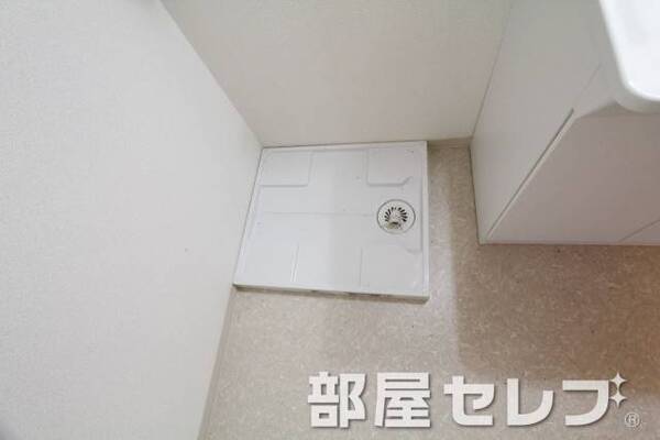 洗濯機置き場はこちらへ。