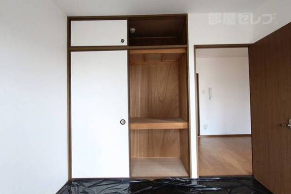 和室の押し入れです。