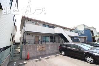 閑静な住宅街の物件ですよ。