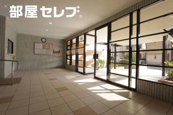 エントランス付近。