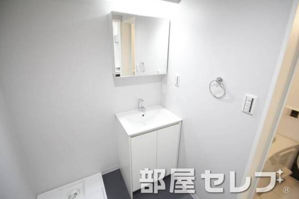 洗髪洗面化粧台。
