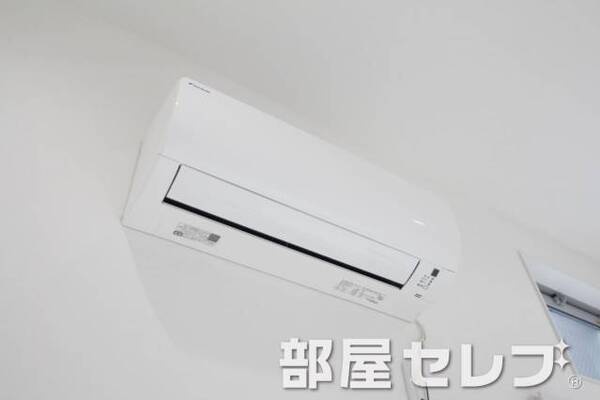 冷暖房エアコン。