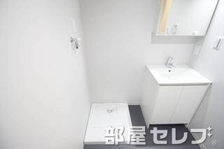洗濯機置き場はこちらへ。
