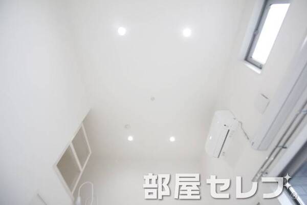 ロフトがある分、天井が高いです。