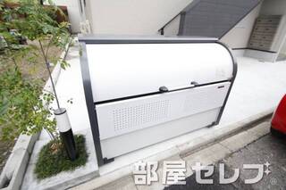 敷地内ゴミ置き場。