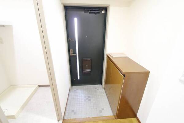 輝かしい玄関ですね。