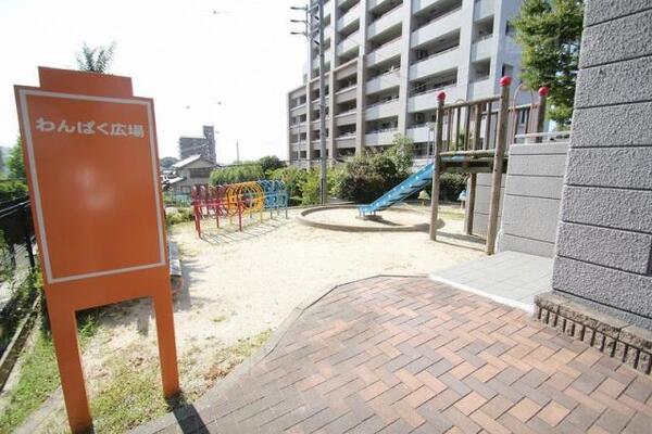 敷地内にはお子様の遊び場も。