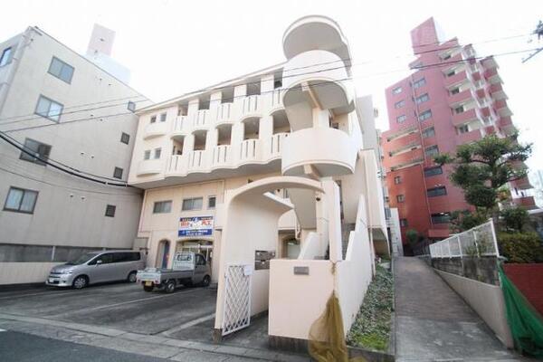 どっしりとした外観です。