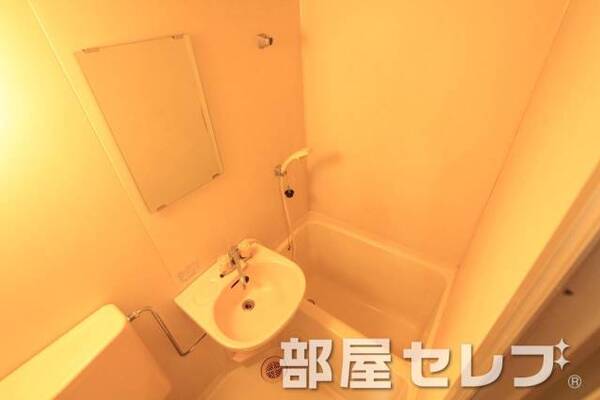 バスルームでごゆっくり。