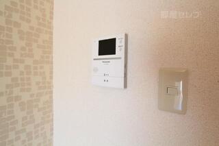 テレビモニターホンで来客時も確認することができます。