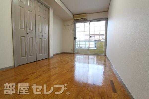 光がさしこみます。