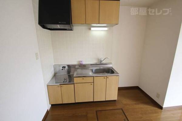 キッチンに床下収納があります