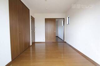 繋がる洋室で広々と使えます
