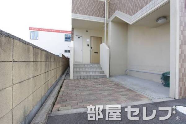 エントランス。