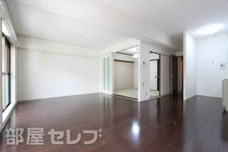 広々としたリビングは一日をゆったり過ごせるスペースです。