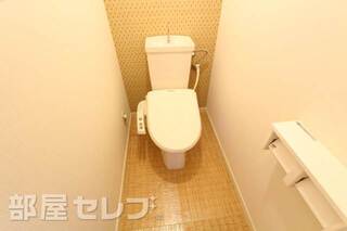 温水洗浄便座付きお手洗い。