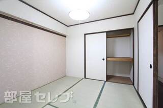 落ち着いた雰囲気の和室です。