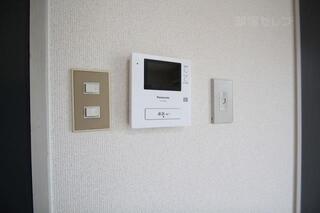 テレビモニターフォンで来客時も安心です。