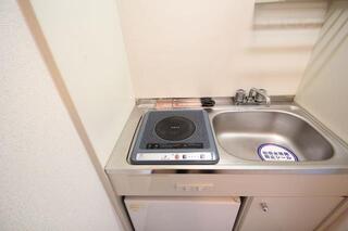 コンロは電気コンロです。