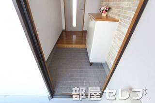 玄関広いでしょ。来客多くても安心。イメージ写真