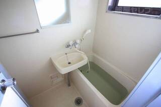 バス・トイレ別です