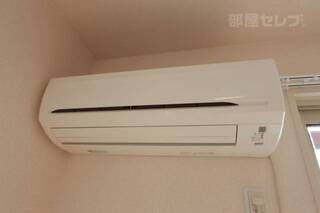 嬉しいエアコン付きです