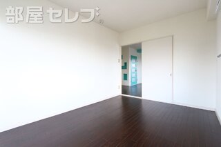 広々とした洋室。