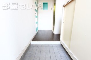 大きな下駄箱。