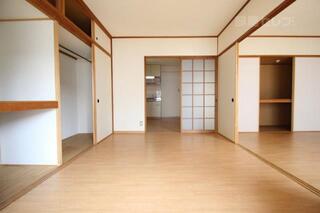 西側の洋室です。
