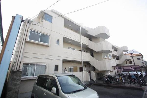 建物の外観です。