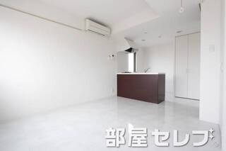 白基調でキレイなお部屋です。