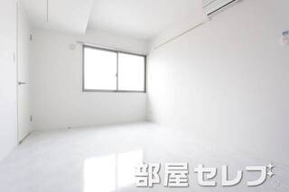 白基調でキレイなお部屋です。