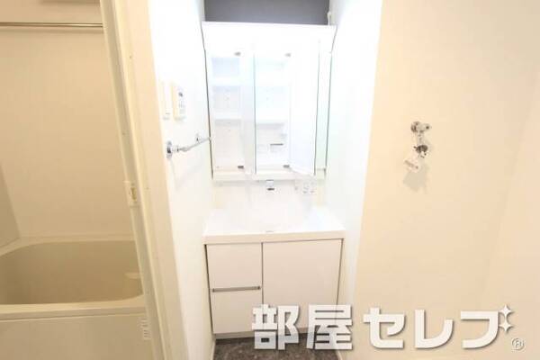 きれいな洗面台です。316号室の写真です