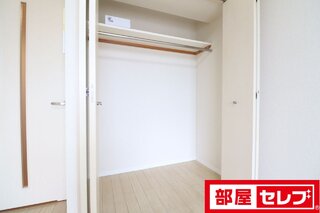 鏡もついてます