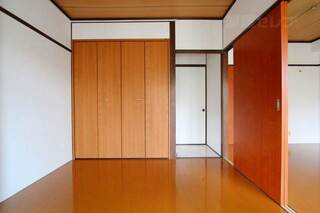 和室からオール洋室に改装されています。