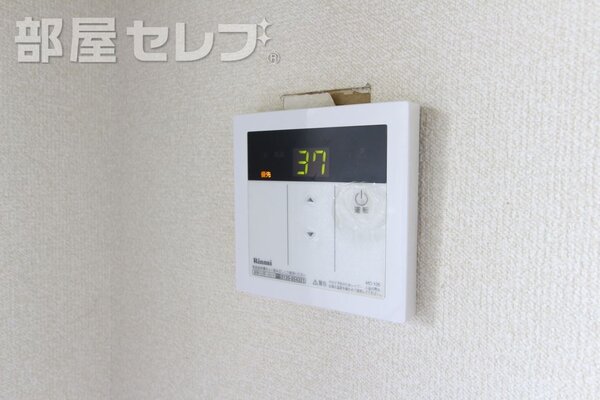 顔が見れて安心、モニター付きインターホン。