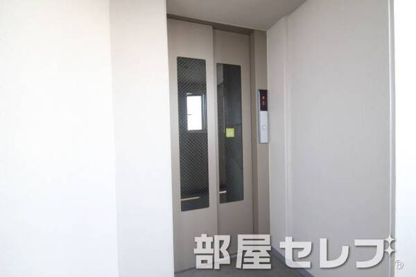 エレベーター。