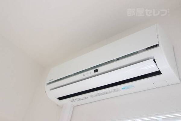 エアコンの配線を隠す配慮もいいですね