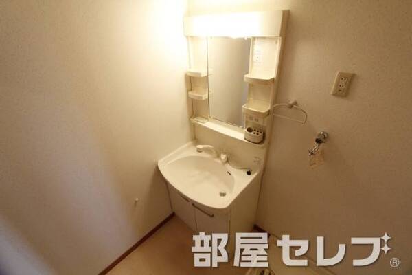 洗髪洗面化粧台。
