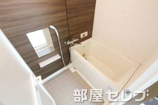 おいだき機能付き。モデル写真です。