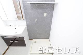 室内洗濯機置き場。モデル写真です。