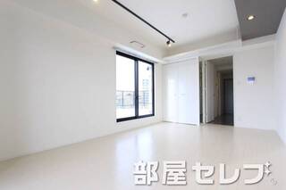 白基調でキレイなお部屋です。