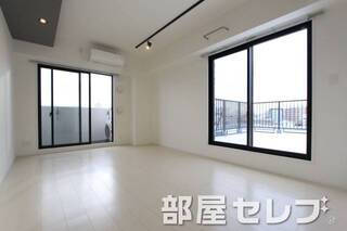 白基調でキレイなお部屋です。