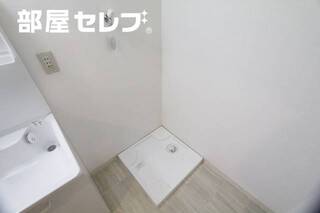 きれいな室内洗濯機置場です。