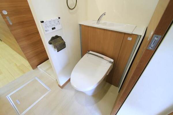 階数により壁紙のデザインが異なります