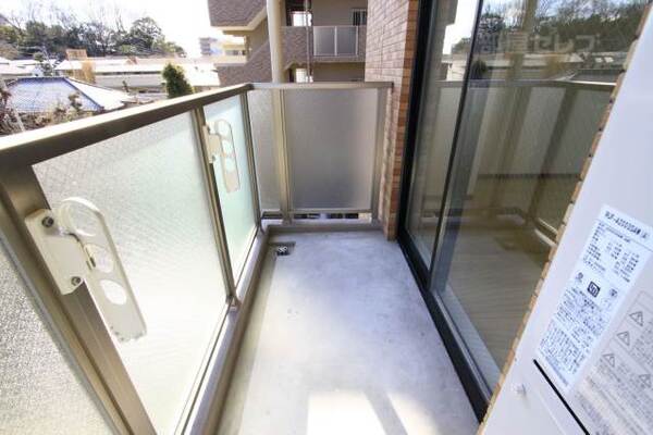 階数により壁紙のデザインが異なります