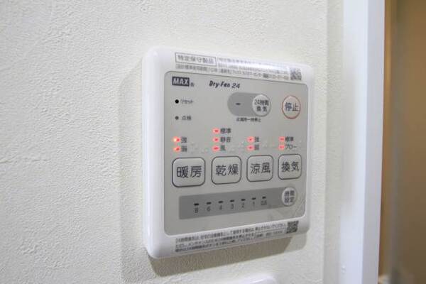 階数により壁紙のデザインが異なります