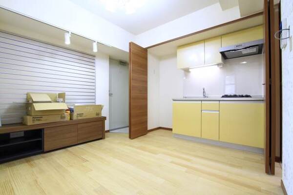 階数により壁紙のデザインが異なります